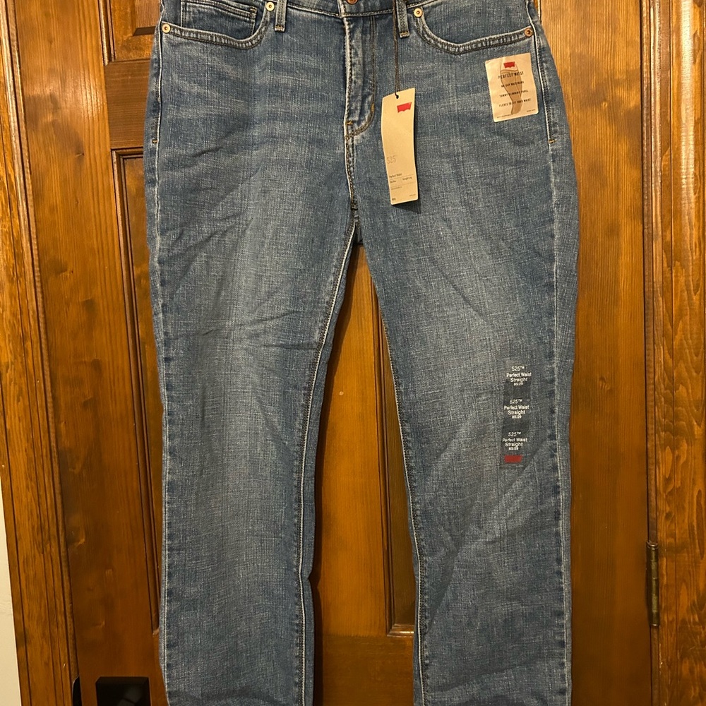 Levi’s 525 America Perfect Waist Straight Jeans